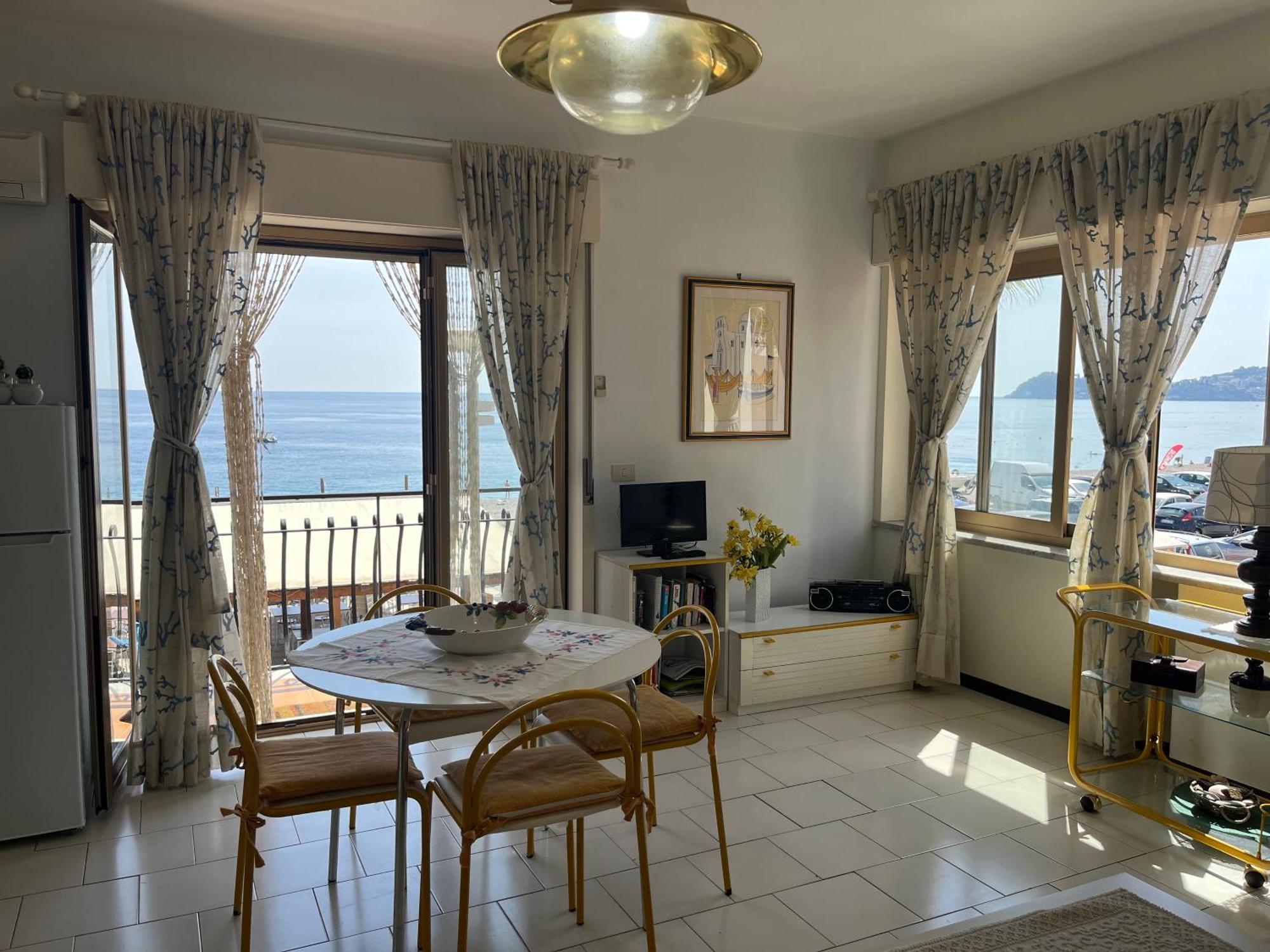 Casa Del Sole Apartman Letojanni Kültér fotó