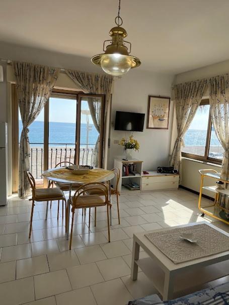 Casa Del Sole Apartman Letojanni Kültér fotó